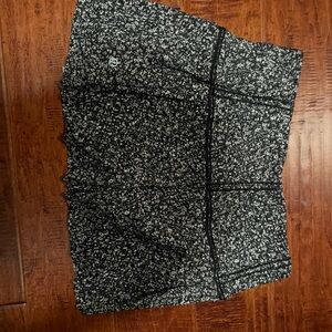 Lululemon Athletica Black and White Tweed Skort 6 great shape